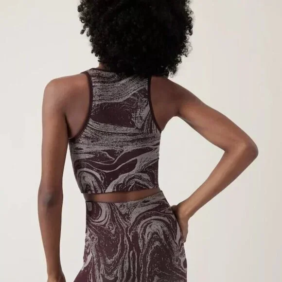 Small - ATHLETA - Aurora Seamless Shine Crop Tank Burgundy Silver Marble NEW - Picture 2 of 4